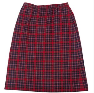 Vintage Pendleton  pure virgin wool, red plaid, zip up pencil skirt. Size 16.